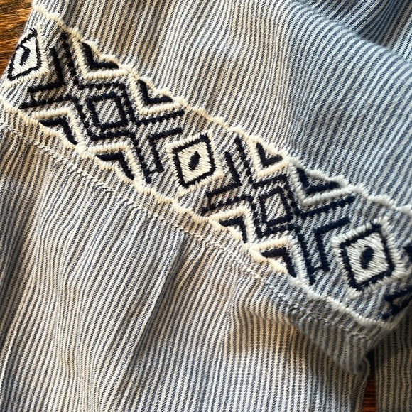 Abercrombie & Fitch Blouse - Picture 4 of 6